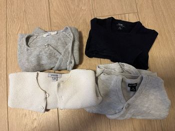 Lot de 4 gilets bébé 1 et 3 mois