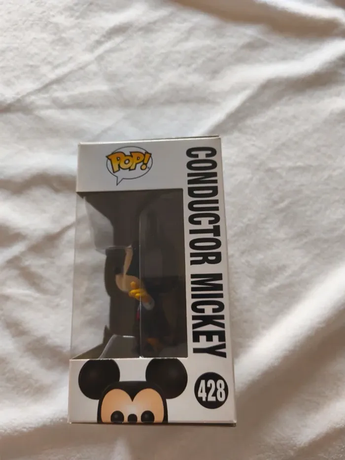 Lot de 2 Funko pop Disney Mickey - photo numéro 13
