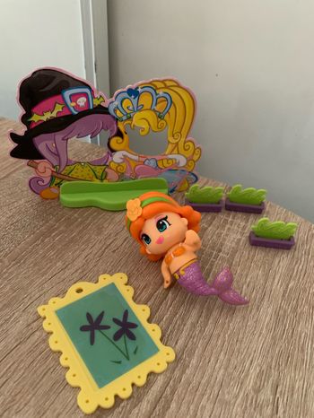 Figurine Pinypon sirène et accessoires