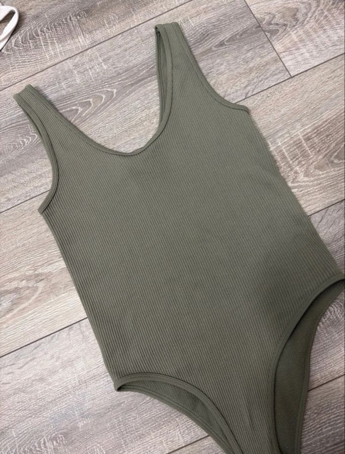 Bodies - photo numéro 2