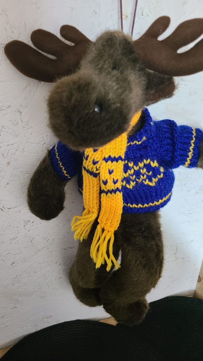 Peluche doudou Rêne Caribou pull et écharpe hiver Allan Flink - photo numéro 5