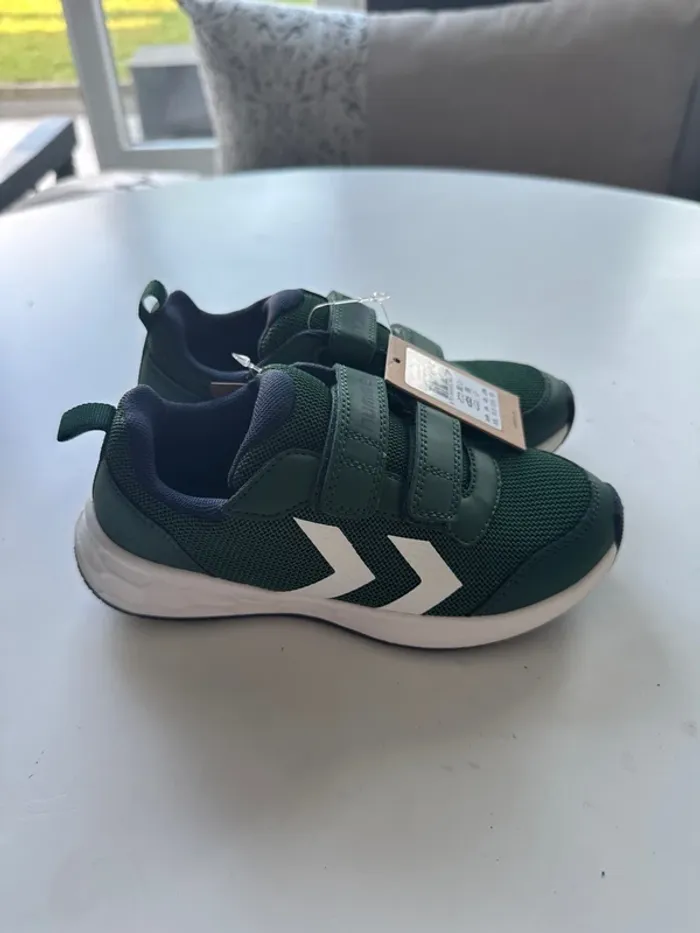 Baskets Hummel vertes et blanches – Taille 33 – Neuves étiquette