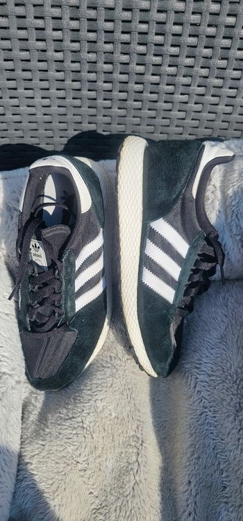 Basket Adidas noir 39.5