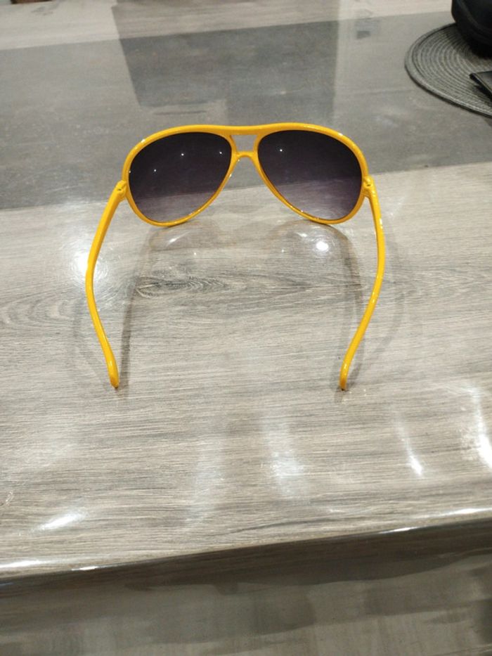 Lunettes de soleil - photo numéro 3