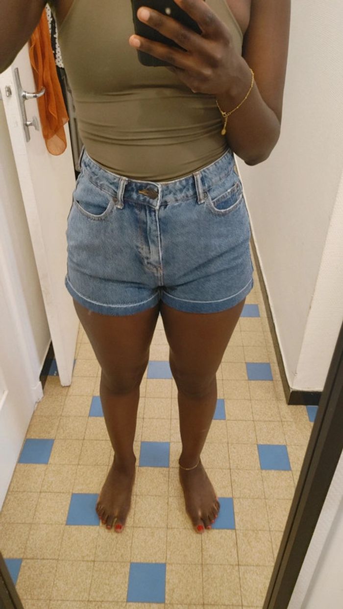 Mini short en jean bleu taille haute - photo numéro 4