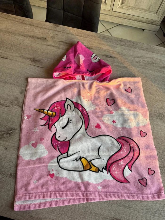 Sortie de bain ou piscine licorne