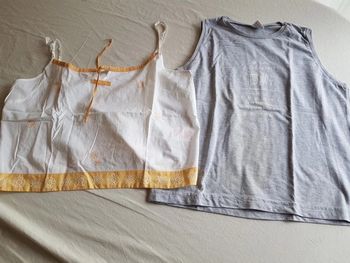 Lot de 2 débardeurs femme taille 46