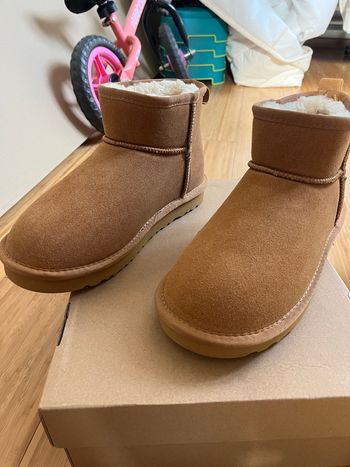 Ugg taille 38 couleur camel 