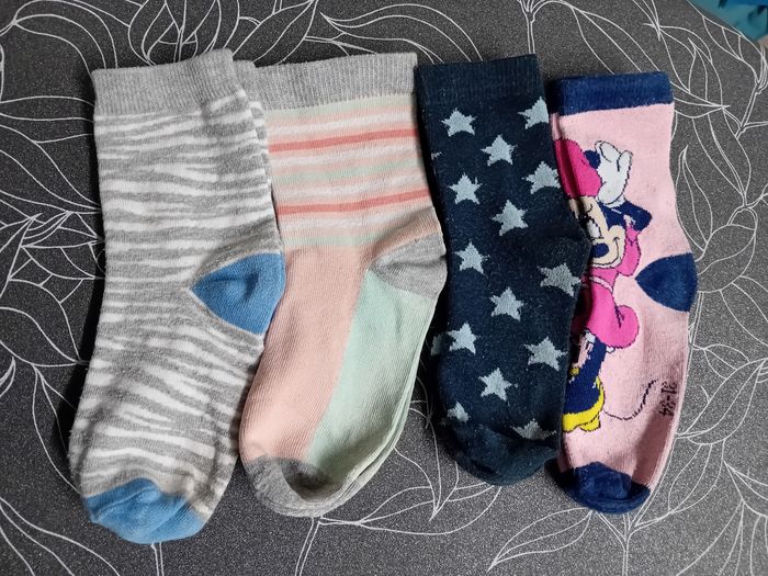 Lot 4 paires de chaussettes  31-34 - photo numéro 2