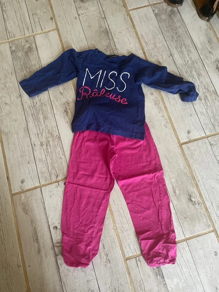 Très joli pyjamas hiver fille 4 ans