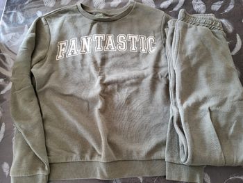 Ensemble jogging kaki