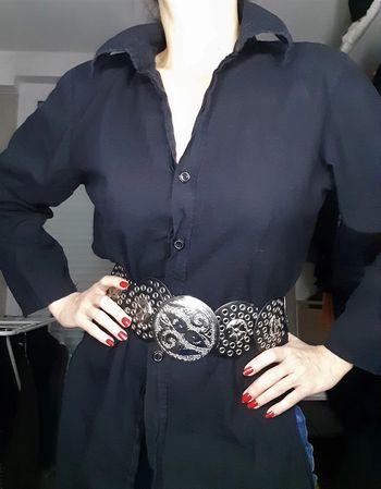 Veste chemise longue noire fendue à manches longues T.38/40