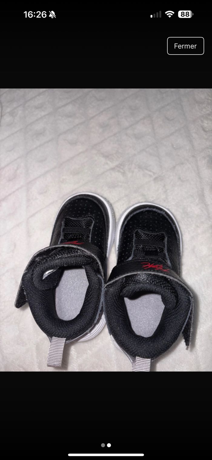 Basket jordan Taille 21 - photo numéro 2