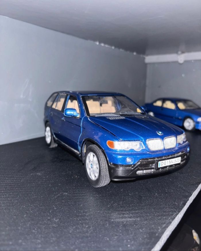 Bmw x5 1:18 - photo numéro 2