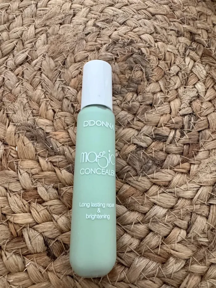 DDonna magic concealer long long tasting repair & brightening 2,5mL color 1