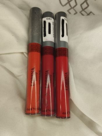 Lot de trois rouges a lèvres