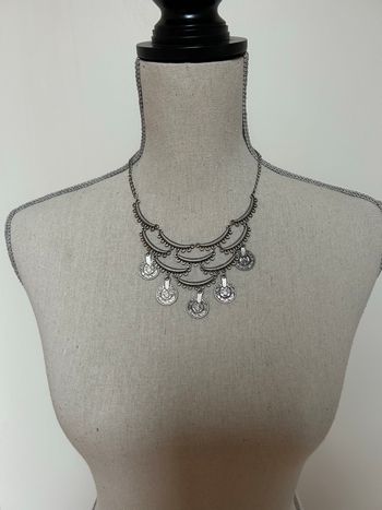 Collier ethnique argenté à pampilles