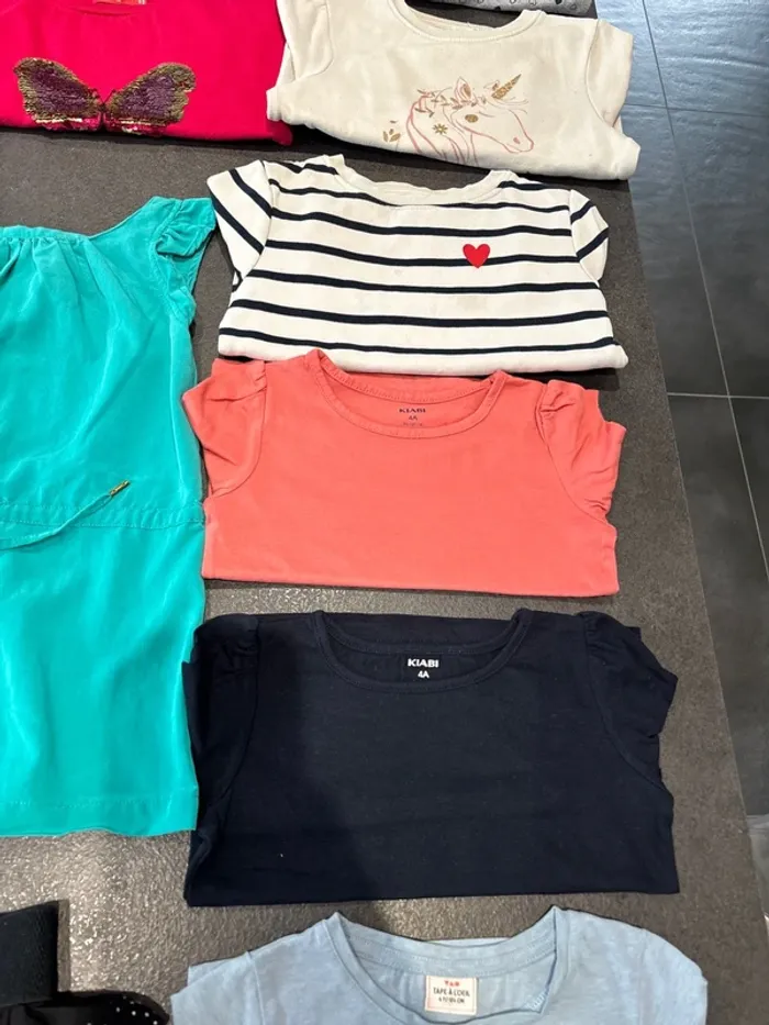 Lot vêtements fille 4 ans - photo numéro 4