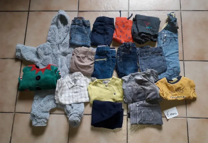 Lot 17 vêtements 6 mois garçon