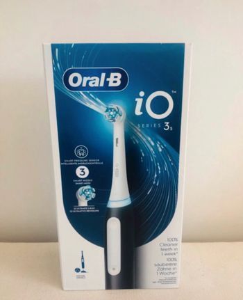 Oral-B iO 3 séries S Noire Brosse à dents électrique brossette