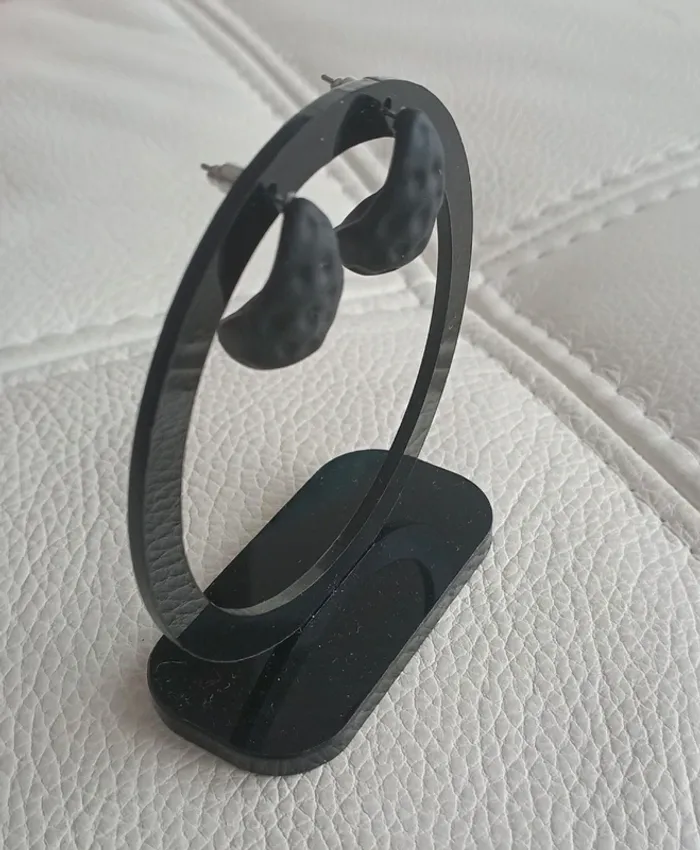 Boucles d'oreilles forme goutte d'eau noires - photo numéro 2