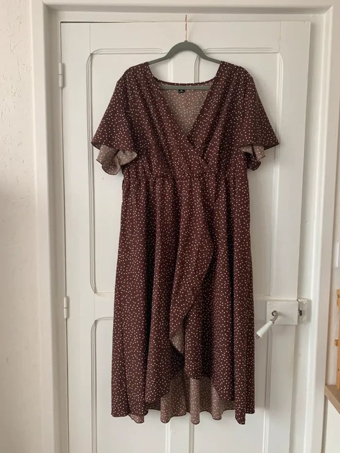 Robe portefeuille à pois volants marron/blanc femme - Taille 2XL Shein Curve