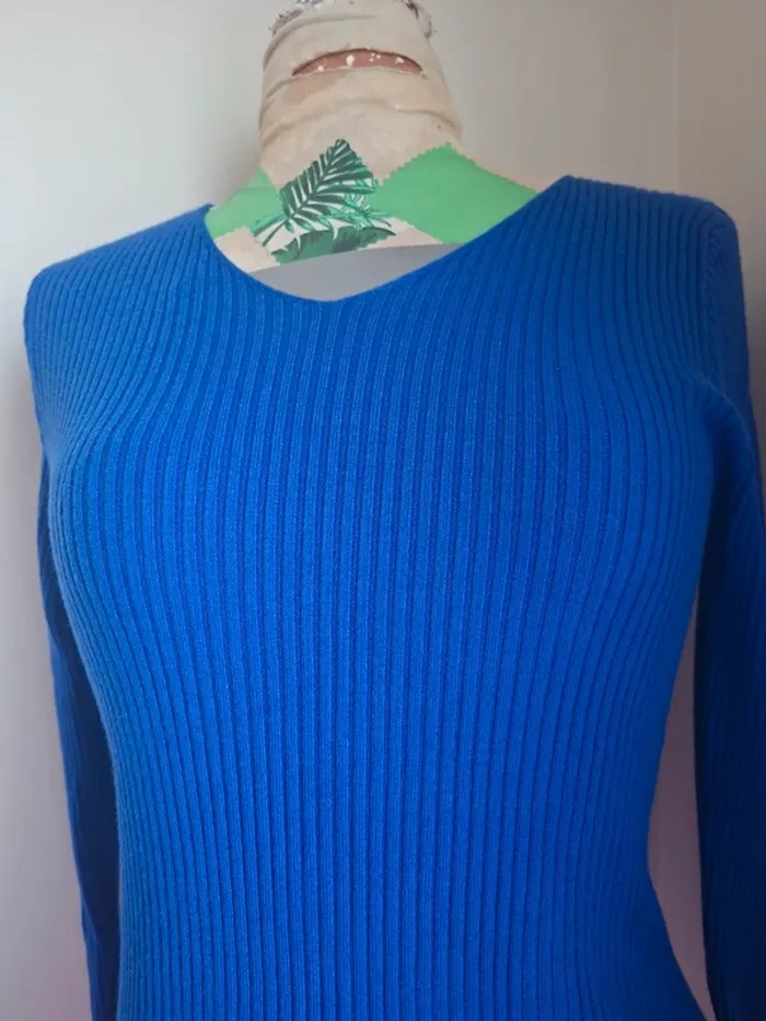 Pull côtelé bleu vif col V Sensations TU - photo numéro 2