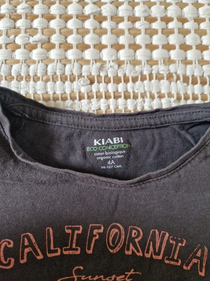 🌴 T-shirt fille KIABI - 4 ans 🌴 - photo numéro 3