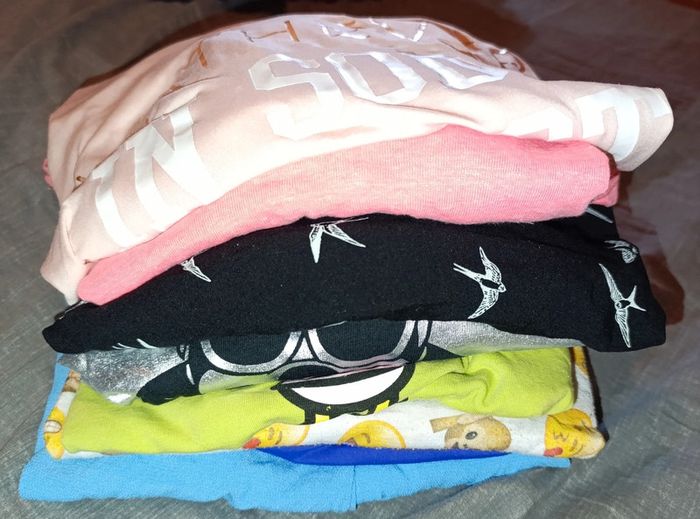 Joli lot 8 hauts 40
