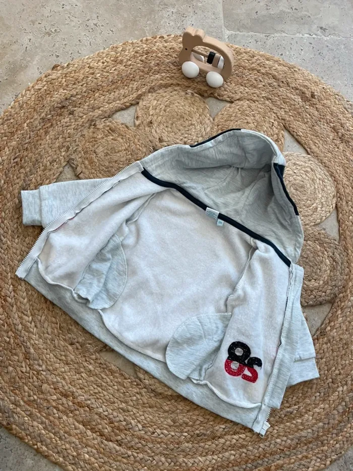 Gilet à capuche 6 mois - photo numéro 2