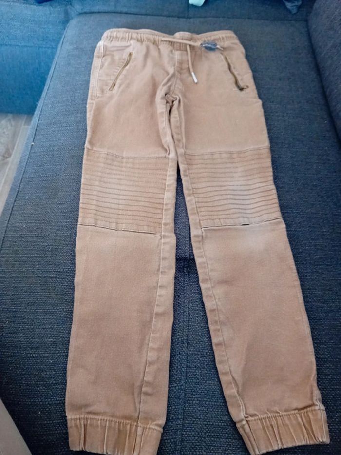 Pantalon chinois garçon en 9 ans
