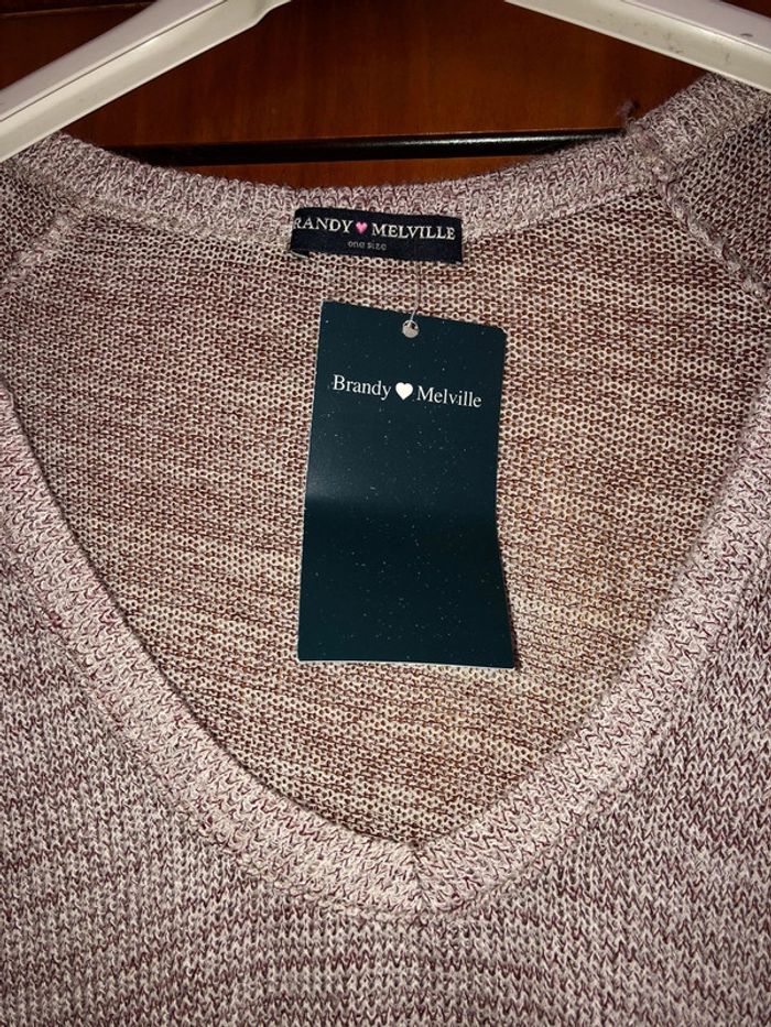 Pull léger col v taille unique Brandy Melville neuf avec étiquette - photo numéro 2