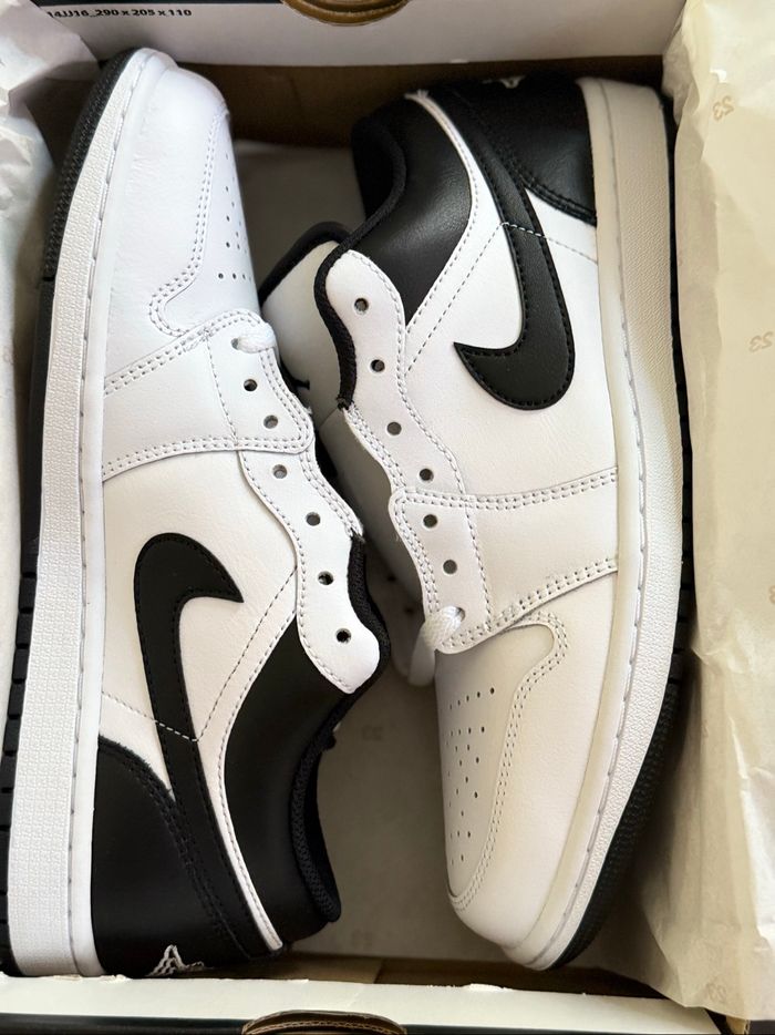 Nike Air Jordan 1 Low Panda – Neuve – Taille Homme US 8.5 / EU 42 - photo numéro 2