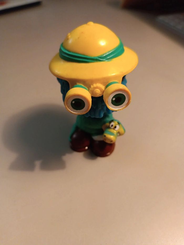 Une figurine RARE Fry Guys McDonald's 1989 avec un serpent et un chapeau à lunettes