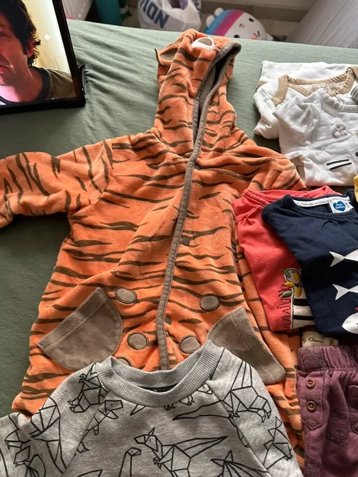 Lot de vêtements 12 mois - photo numéro 2