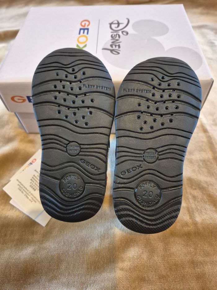 Superbes basket Geox x Disney Hologramme T20 neuves - photo numéro 7