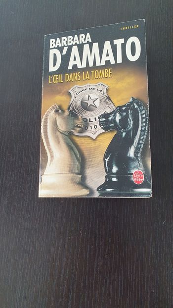 L'œil dans la tombe