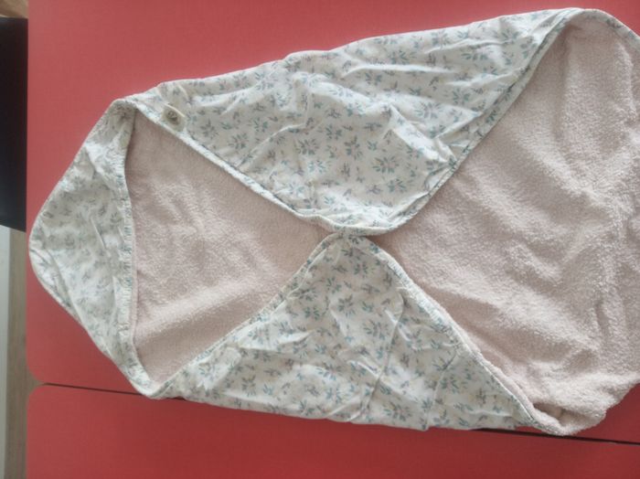 Jolie cape de bain BOUCHARA rose poudrée et motif Liberty