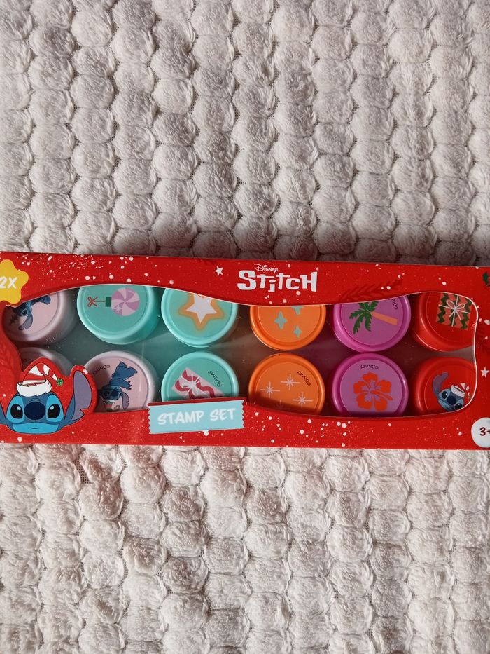 Boite de 12 Tampons Noël Stitch - photo numéro 3