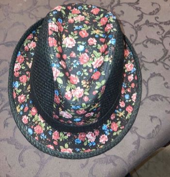Chapeau à fleurs
