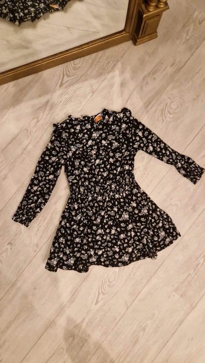Robe noire à fleurs / fleurie blanche et vieu rose Tape à l'œil 🌸 4 ans