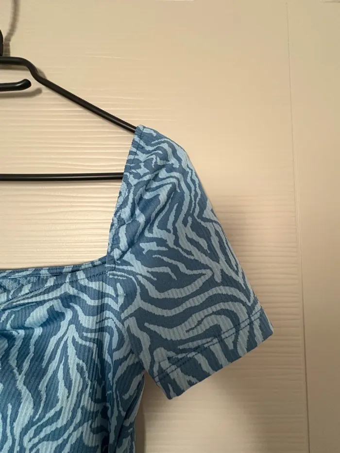Robe bleue avec ouverture ventre – Taille M - photo numéro 2