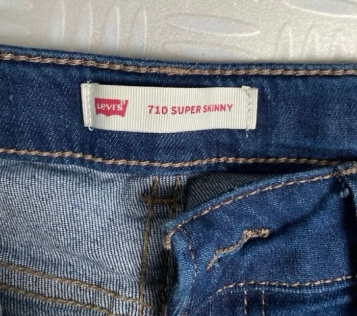 Jean levis bleu marine neuf - photo numéro 3