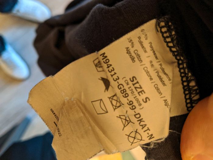 Polo Guess taille S (taille grand) - photo numéro 3