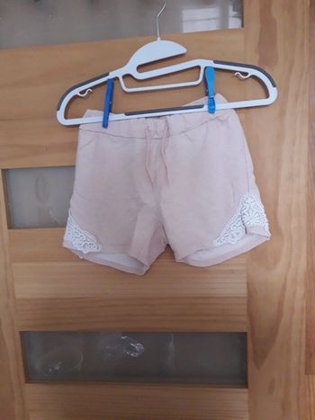 Short fille rose