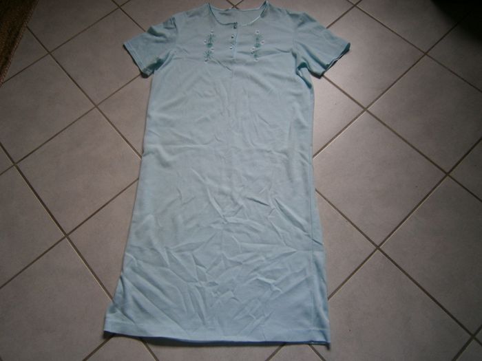 Chemise de nuit MC vert pastel Taille 44 - photo numéro 2