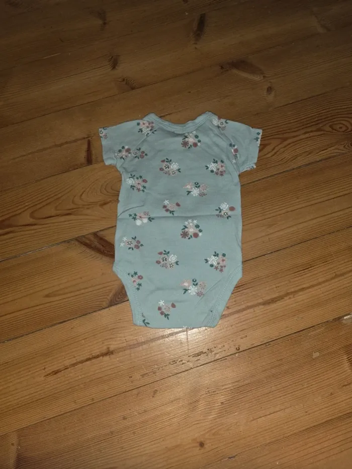 Lot de 4 bodie en coton, 3 mois. - photo numéro 3