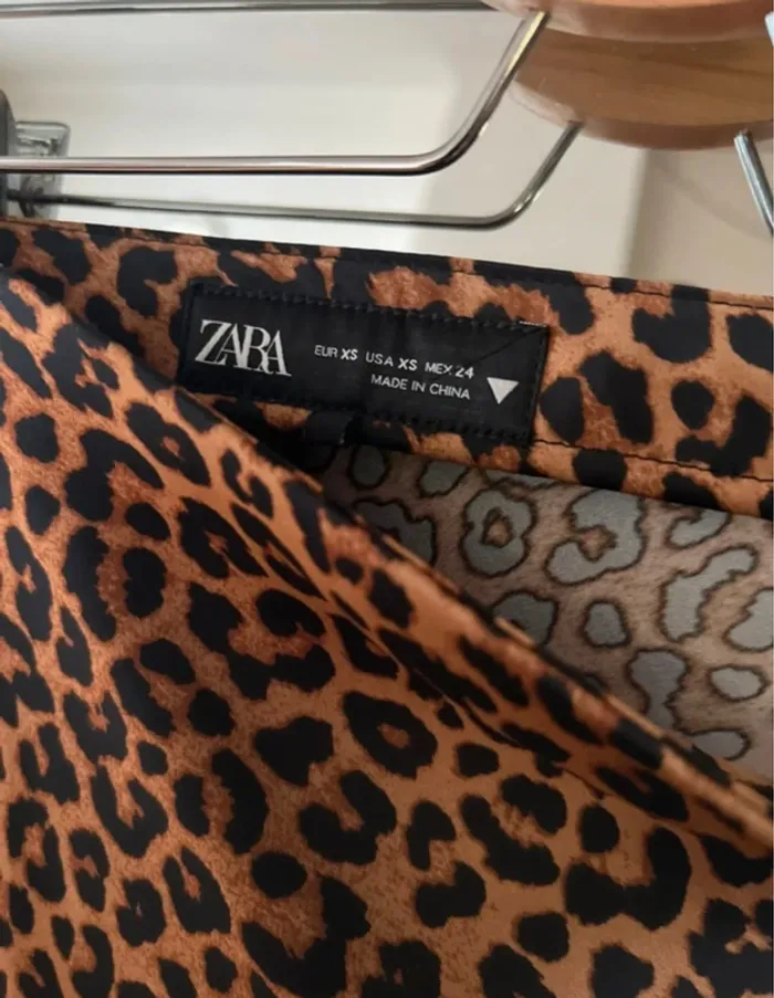 Jupe satin léopard Zara - photo numéro 3