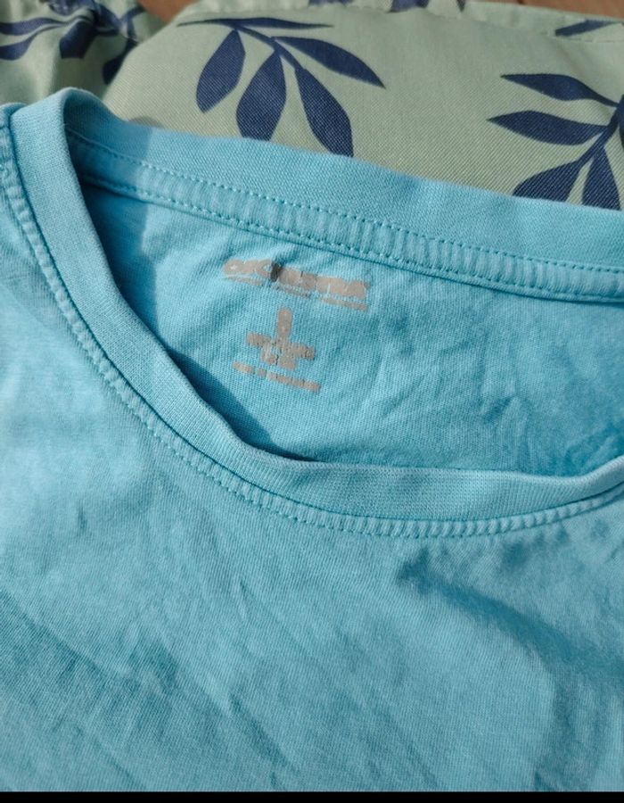 T shirt bleu - photo numéro 3