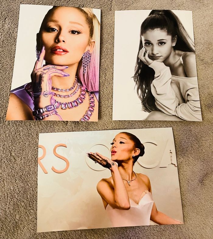 3 photos d’ariana Grande